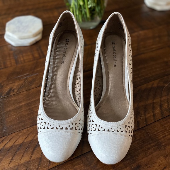 Naturalizer heels - Picture 2 of 2